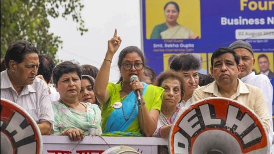 On the first day of the Monsoon session, Congress workers, led by Delhi Pradesh Congress Committee (DPCC) president Devender Yadav, surrounded the Delhi Assembly on Monday and protested against the eviction of slum dwellers and demolition of over 3,000 slum clusters. Yadav alleged that nearly 15,000 families were reportedly evicted without prior notice or rehabilitation by the BJP-led government.