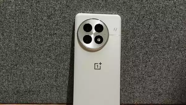 OnePlus 13 gets massive discount during Republic Day sale