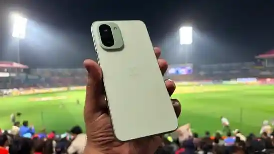 I took the OnePlus 15R on a road trip from Delhi to Dharamshala to watch the India vs South Africa T20 match, and by the time I returned