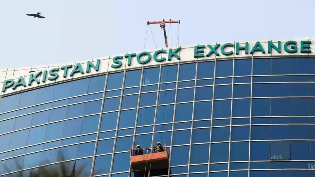 Pakistan’s stock markets tumbled sharply on Monday, with the benchmark KSE-100 index plunging nearly 6,000 points after ceasefire talks between the US and