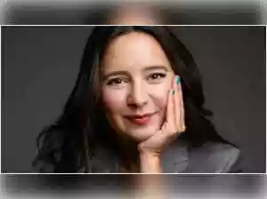 Paramount Skydance CEO David Ellison has appointed Bari Weiss as editor-in-chief of CBS News, following a $150 million acquisition of her online news site, The Free Press. This move aims to modernize content and connect with audiences, with Weiss championing independent journalism and diverse viewpoints. The Free Press will maintain its independence.Paramount Skydance CEO David Ellison has appointed Bari Weiss as editor-in-chief of CBS News, following a $150 million acquisition of her online news site, The Free Press. This move aims to modernize content and connect with audiences, with Weiss championing independent journalism and diverse viewpoints. The Free Press will maintain its independence.Paramount Skydance CEO David Ellison has named Bari Weiss editor-in-chief of CBS News, as part of a deal to acquire the online news site she founded, The Free Press.<br><br> The companies did not disclose the deal value in Monday's announcement. A source familiar with the matter said it was for $150 million.<br><br> The announcement capped months of talks between Ellison and Weiss. The newly minted media baron first floated the idea at July's Allen & Co conference in Sun Valley, a frequent staging ground for major media mergers, according to media reports.<br><br> Weiss resigned as an opinion writer for the New York Times in July 2020, in a 1,500-word open letter in which she described being the subject of 