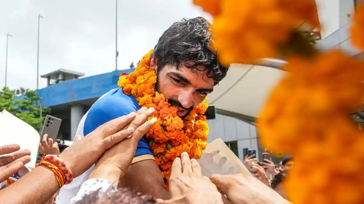 Paris Olympics bronze medallist wrestler Aman Sehrawat on Monday urged the Wrestling Federation of India (WFI) to reconsider the one-year ban imposed on him for failing to make weight at the World Championships in Zagreb. During a felicitation event organised by the Indian Olympic Association (IOA), Sehrawat acknowledged his mistake in not making weight at the tournament last month.Paris Olympics bronze medallist wrestler Aman Sehrawat on Monday urged the Wrestling Federation of India (WFI) to reconsider the one-year ban imposed on him for failing to make weight at the World Championships in Zagreb.During a felicitation event organised by the Indian Olympic Association (IOA), Sehrawat acknowledged his mistake in not making weight at the tournament last month.He expressed his intention to meet WFI chief Sanjay Singh and request him to reconsider the decision.“I will meet him (WFI chief) and request him. It is my first mistake, I will not repeat it,