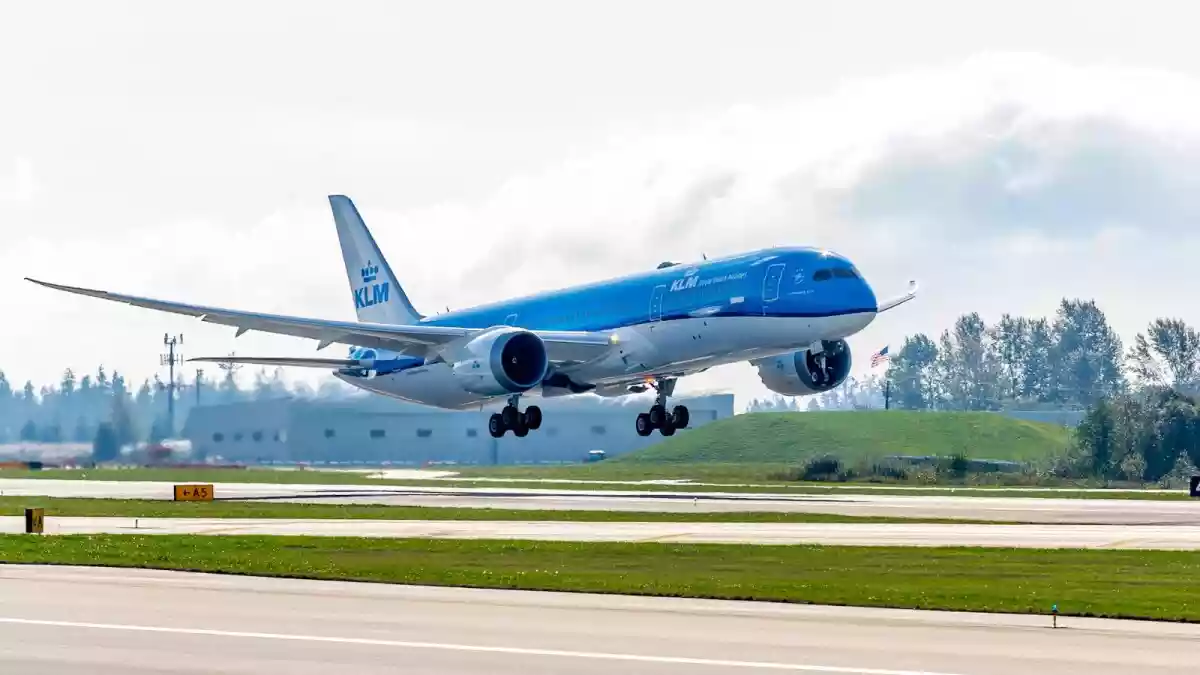 Passenger Opens Flight’s Emergency Door Claiming He Saw Weapon