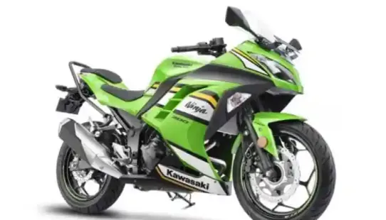 <strong>Kawasaki Ninja 300: </strong>The Ninja 300 is now available with a cash discount of Rs 25,000. However, this benefit applies only to the