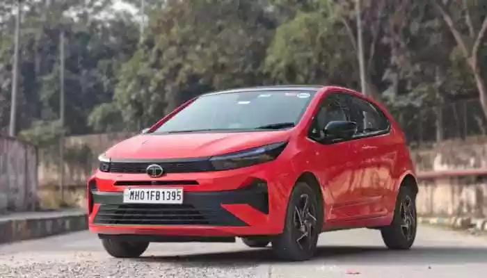 The Tata Altroz line-up is priced between Rs 6.30 lakh and Rs 10.51 lakh; the diesel variants start from Rs 8.10 lakh. All mentioned prices are ex-showroom