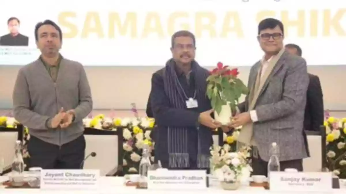 Pradhan Urges Academic Experts