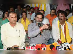 Prashant Kishor's Jan Suraaj Party vowed to lift Bihar's liquor ban if elected, claiming it would save Rs 28,000 crore in revenue. This saved revenue, they stated, would be used to secure loans of Rs 5-6 lakh crore from the World Bank and IMF, leveraging the financial expertise of new party member Kumar Saurav.Prashant Kishor's Jan Suraaj Party vowed to lift Bihar's liquor ban if elected, claiming it would save Rs 28,000 crore in revenue. This saved revenue, they stated, would be used to secure loans of Rs 5-6 lakh crore from the World Bank and IMF, leveraging the financial expertise of new party member Kumar Saurav.Prashant Kishor's Jan Suraaj Party on Sunday reiterated that if voted to power, it will scrap the ban on sale and consumption of liquor in Bihar imposed by the Nitish Kumar government.<br><br>It said the nearly Rs 28,000 crore revenue surplus thus generated will be utilised to raise loans to the tune of Rs 5 to Rs 6 lakh crore from World Bank and International Monetary Fund (IMF).<br><br>Talking to reporters here while welcoming LJV (RV) leader Kumar Saurav to the party, Jan Suraaj Party's national president Udai Singh, said, 