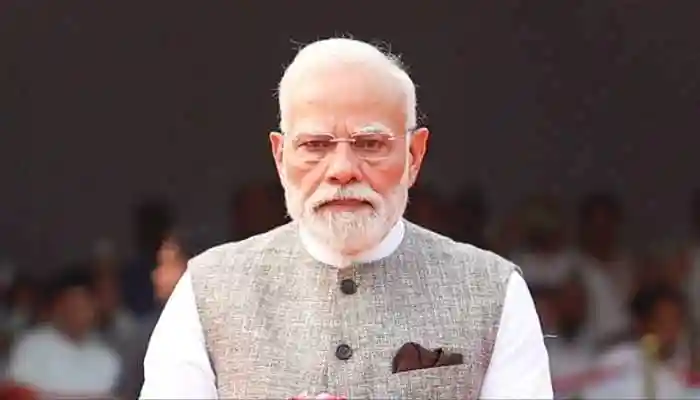 Prime Minister Modi expresses grief and announces Rs 2 Lakh ex-gratia from PMNRF for the families of the victims of the tragic Durga idol immersion accident in Khandwa, Madhya Pradesh. In a deeply emotional response to the tragic deaths during Durga idol immersion ceremonies in Madhya Pradesh, Prime Minister Narendra Modi has expressed profound sorrow and solidarity with the grieving families.