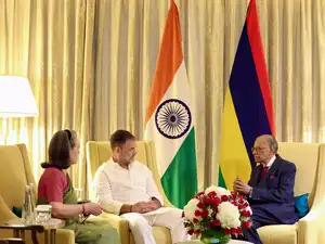 Prime Minister of Mauritius, Navinchandra Ramgoolam, concluded his official visit to India, engaging in a series of high-level meetings and cultural visits. He met with Sonia and Rahul Gandhi, reaffirming the strong ties between India and Mauritius. New Delhi: Chairperson of the Congress Parliamentary Party (CPP) Sonia Gandhi and senior Congress leader and Leader of the Opposition in Lok Sabha Rahul Gandhi on Tuesday called on the Prime Minister of Mauritius Navinchandra Ramgoolam in the national capital as part of the latter's official visit to the country.<br><br>During the meeting, both parties reaffirmed the ties between India and Mauritius.<br><br>