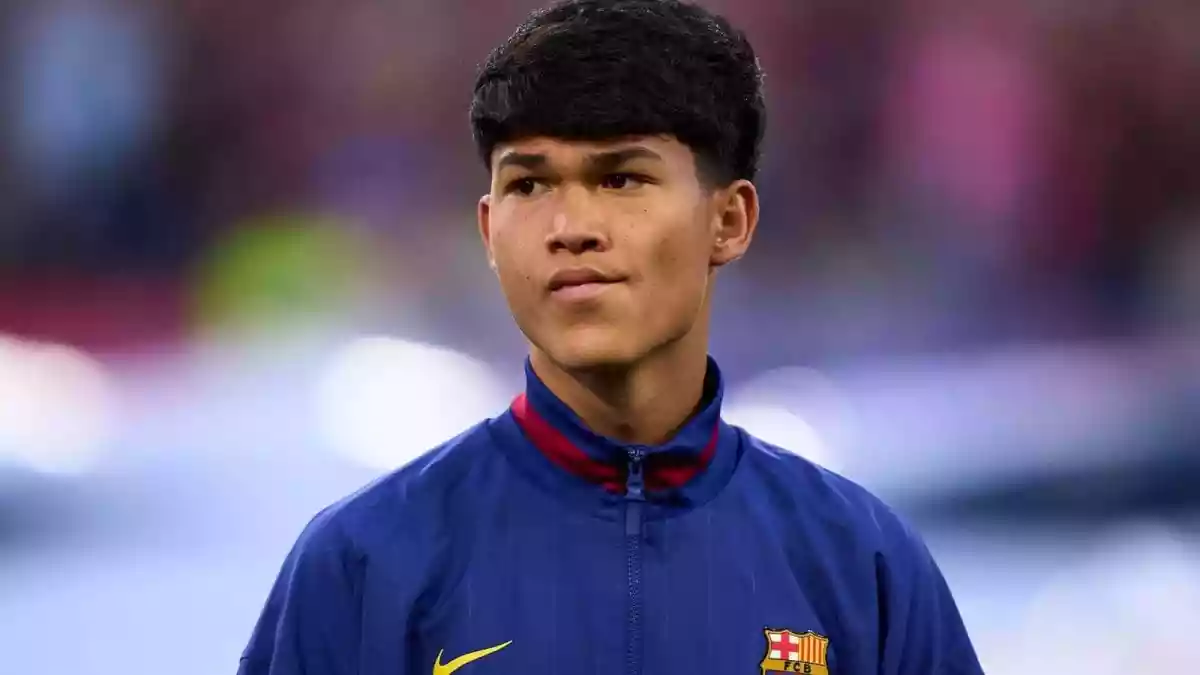 Paris Saint-Germain announced the acquisition of young talent Dro Fernandez from Barcelona on Monday. The president of the Catalan club, Joan Laporta