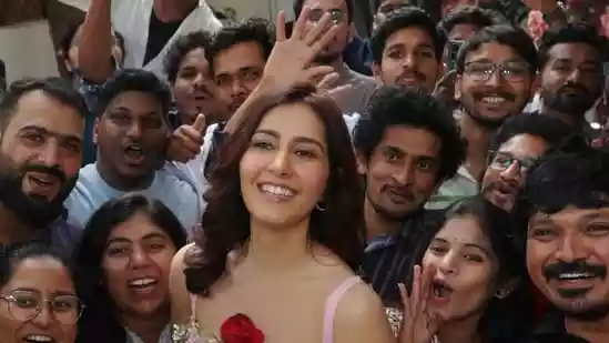 Raashi Khanna celebrated her birthday on November 30, which was both warm and meaningful. The actress shared a series of photos on her Instagram account