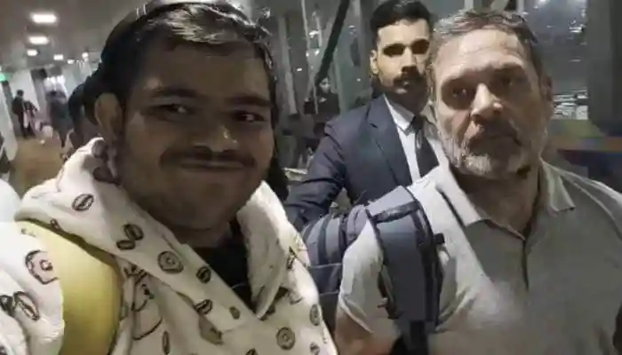 Rahul Gandhi's Fan Moment At Vietnam Airport