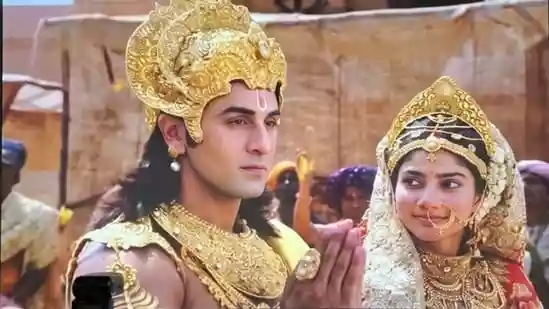 Ranbir, Sai Pallavi's looks from Ramayana leaked