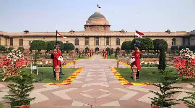 The Amrit Udyan of Rashtrapati Bhavan will open for public viewing from February 3 to March 31, 2026. People can visit the Udyan six days a week between 10 am