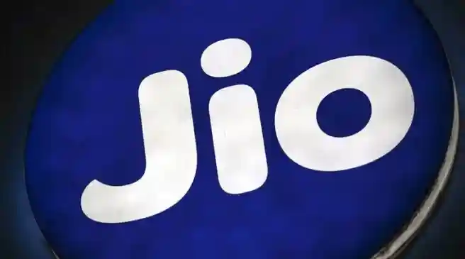 Accidentally recharged the wrong number on Jio? Don’t worry, users can now request a refund through the MyJio app within a limited time