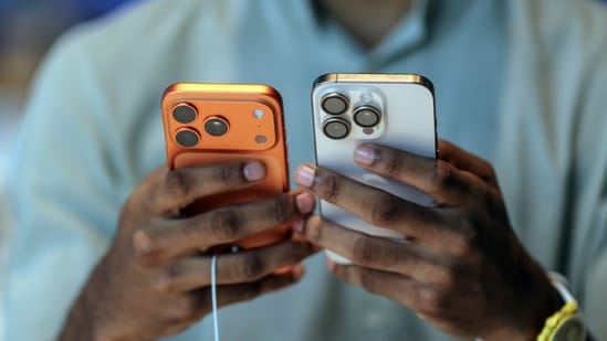 Recording high-quality video often requires clear audio, and Apple has introduced a feature in iOS 26 that makes this task more accessible. The latest update allows users to turn AirPods into wireless microphones while filming, giving creators more flexibility when capturing sound. Whether you are making a vlog, recording an event, or shooting content for social media, this option lets you keep your hands free while ensuring steady audio.