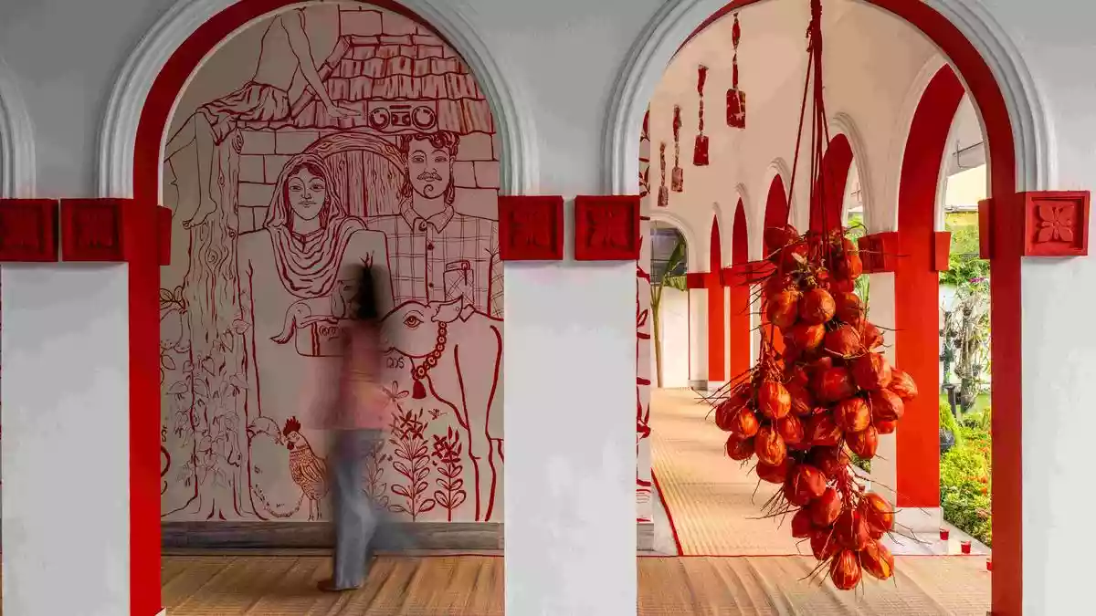 I am often hesitant to say I love the colour red. Being a Malayali, many joke that it reveals my (non-existent) Communist leanings. Being dark skinned