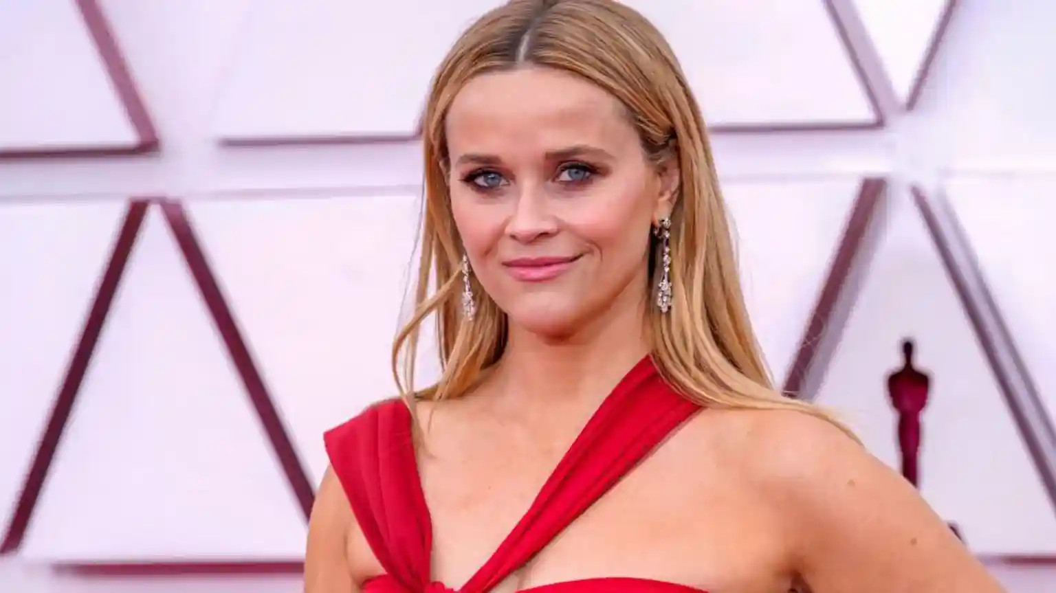 Reese Witherspoon on writing a thriller