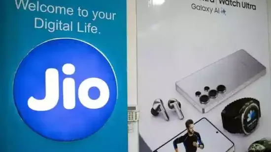 Reliance Jio has launched the new Jio Happy New Year 2026 offer for prepaid users, with access to a Gemini AI Pro subscription, unlimited 5G coverage