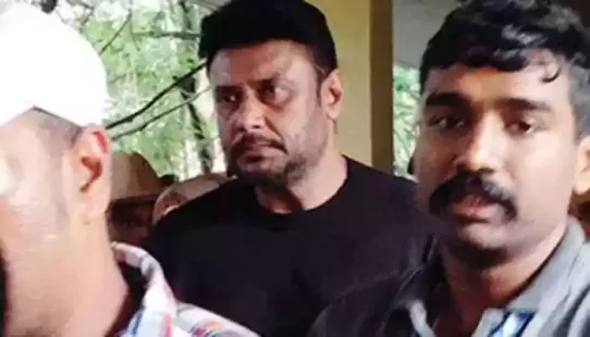 Darshan said that he wanted to tell the supporters not to worry about anything people said and not to let any noise, rumour or negativity disturb them