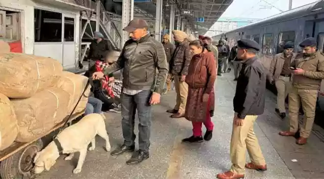 In view of the stringent security arrangements for the upcoming Republic Day celebrations, the Indian Railways has suspended parcel booking services at major