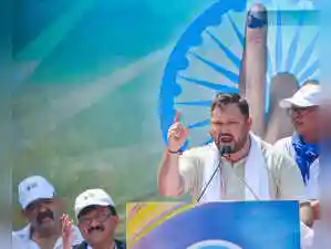 RJD leader Tejashwi Yadav pledged that if the INDIA bloc forms the government in Bihar, a law will be enacted within 20 days to ensure at least one government job per family. He stated that his party has conducted scientific research and possesses data to support the feasibility of this promise, aiming for implementation within 20 months.RJD leader Tejashwi Yadav pledged that if the INDIA bloc forms the government in Bihar, a law will be enacted within 20 days to ensure at least one government job per family. He stated that his party has conducted scientific research and possesses data to support the feasibility of this promise, aiming for implementation within 20 months.New Delhi: RJD leader Tejashwi Yadav on Thursday announced that every family in Bihar will have at least one member with a government job. <br><br>He said if the INDIA bloc came to power, his government would bring a law to ensure one government job per family in the state.<br><br>