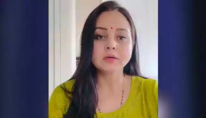 In an emotional and strongly worded post on X, Rohini Acharya said that anyone who truly represents “Laluvad” in its real sense would inevitably