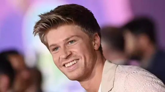 Robert Irwin, son of the late conservationist Steve Irwin, has been crowned this year's winner of Dancing with the Stars, a decade after his older sister Bindi