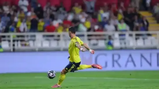 It appears that Cristiano Ronaldo, despite his age, cannot stop scoring. Weeks after hitting a bicycle kick that left the internet stunned