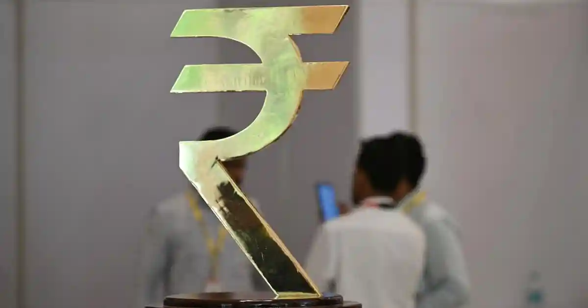 <strong>The Indian rupee on Friday fell to an all-time low of 90.55 against the United States dollar.</strong> The drop came amid uncertainty about