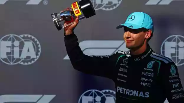 <b>George Russell bounced back after a difficult recent run to beat Mercedes team-mate Kimi Antonelli to sprint pole at the Canadian Grand Prix