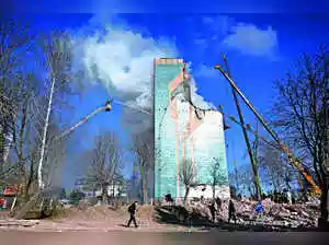 European nations face heightened tensions amid the Russia-Ukraine conflict. A Russian spy ship neared UK waters. Romania and Poland scrambled jets after