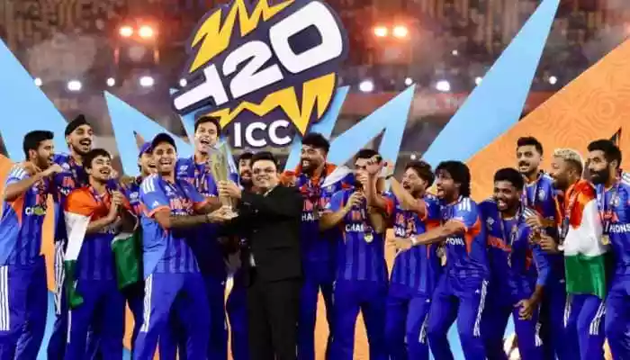 Sachin , Virat lead cricket fraternity in lauding India's historic T20 WC win