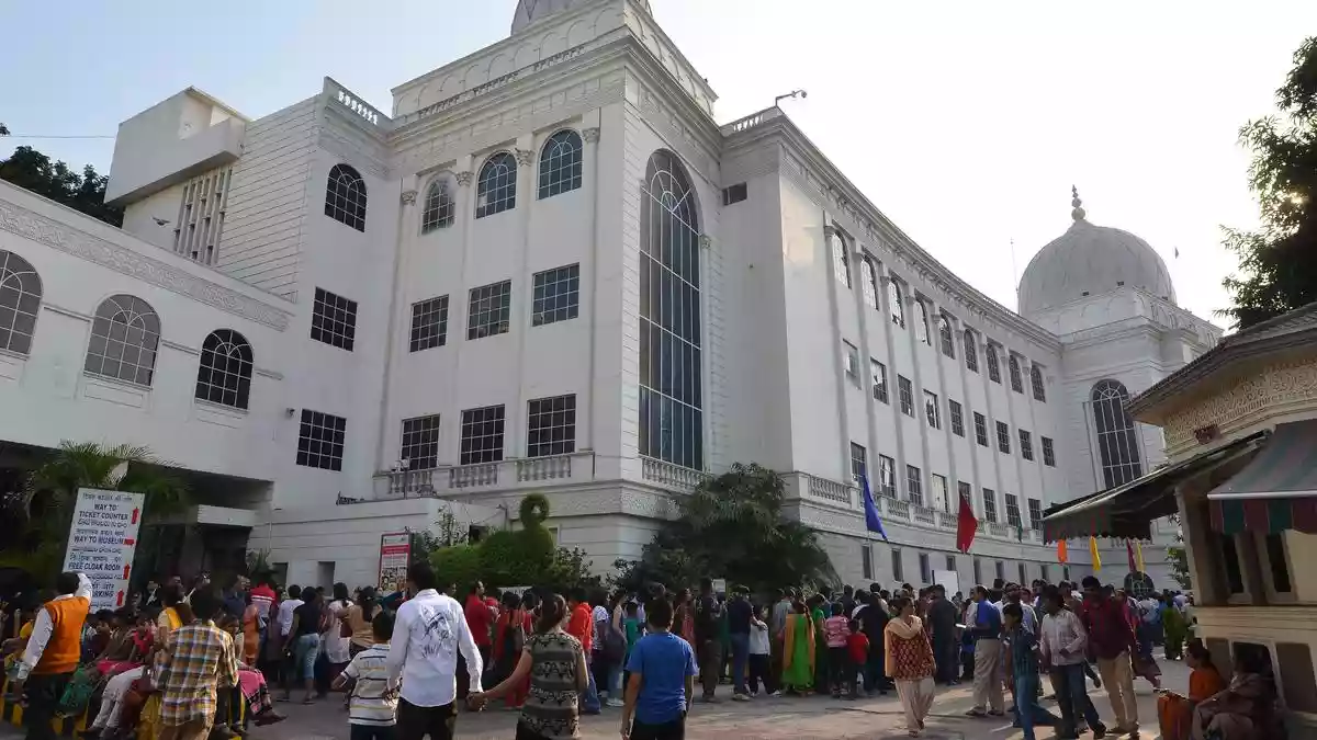 When was the last time you walked through centuries in a single afternoon? As Hyderabad’s Salar Jung Museum marks its diamond jubilee