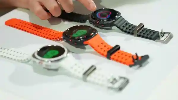 Samsung, known for blending innovation with design, offers some of the best smartwatches packed with features like advanced health tracking, sleep monitoring, heart rate analysis, and real-time workout data. These watches also boast long-lasting battery life, smooth performance, and stunning AMOLED displays, making them perfect for both daily wear and active lifestyles.
