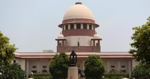 <strong>The Supreme Court has issued notices to the Election Commission and the West Bengal government on a petition seeking directions to bring the