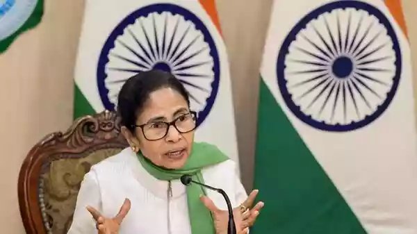 The Supreme Court has issued notice to West Bengal Chief Minister Mamata Banerjee, the state government, DGP Rajeev Kumar and others regarding Enforcement