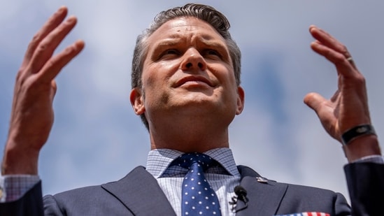 Secretary of War Pete Hegseth summoned senior US military officials for an unprecedented meeting next week in Virginia. The meeting will be attended by hundreds of generals and admirals, who will head to the Marine Corps base in Quantico, next Tuesday.