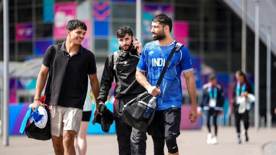 Star Indian boxer Sumit Kundu has said that he will definitely win an Asian Games medal, which he would dedicate to his family, adding that he would go for