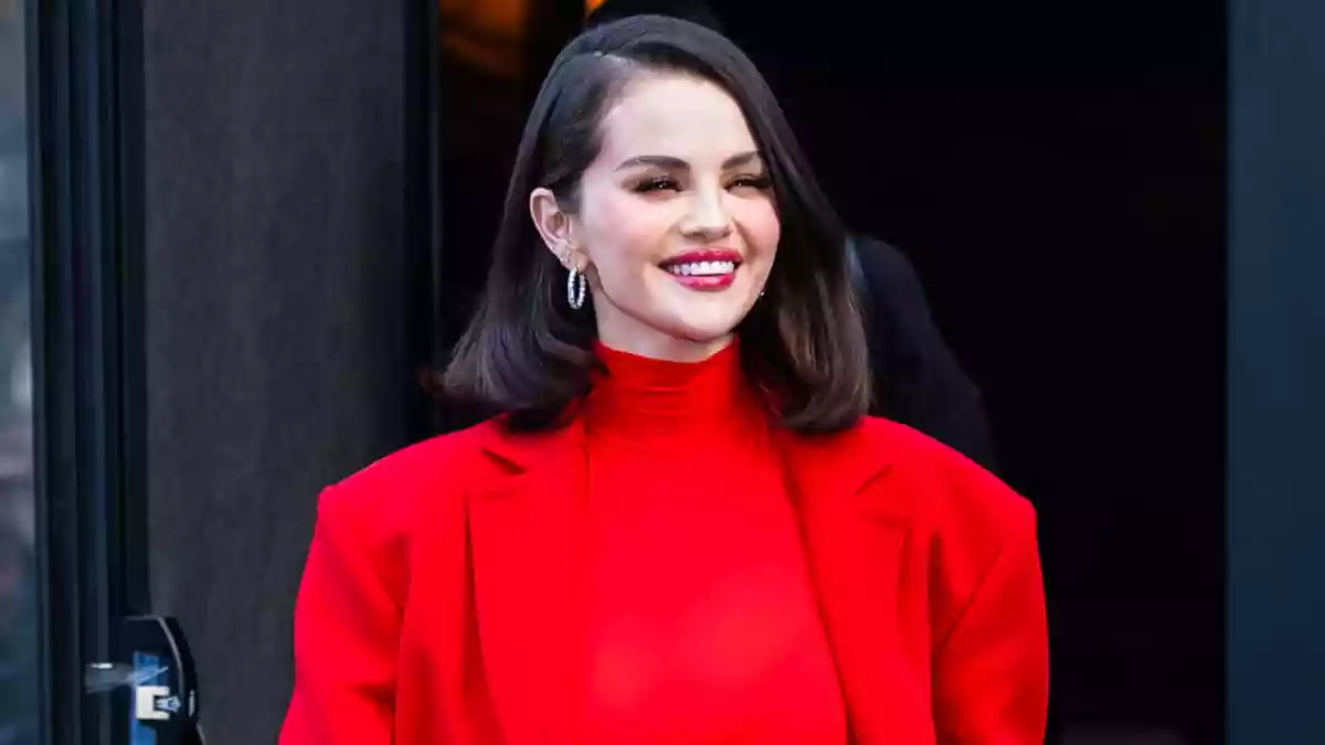 Selena Gomez's Candid Conffession On Non-Moustache