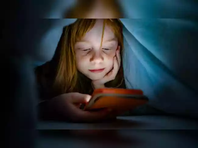 Selfie-based age checks boom as govts push for online controls