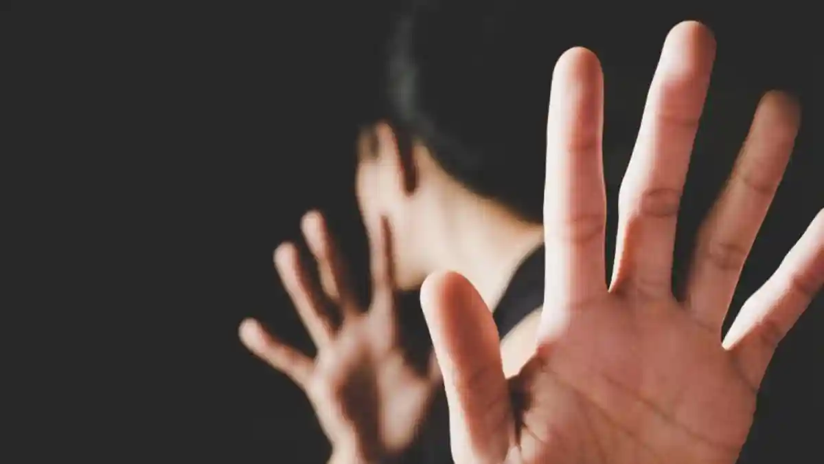 Sexual assault or harassment cases against women are indeed a bitter reality. Now, in another disturbing incident, a man from Madhya Pradesh's Burhanpur district sexually assaulted the dead body of a woman. Although the incident happened last year in April, the CCTV footage of the heinous act was recovered only recently. According to reports, the woman's corpse was kept inside the morgue when the offender intruded on the premises, performing the unspeakable actions on the dead body after dragging it out of sight.Sexual assault or harassment cases against women are indeed a bitter reality. Now, in another disturbing incident, a man from Madhya Pradesh's Burhanpur district sexually assaulted the dead body of a woman. Although the incident happened last year in April, the CCTV footage of the heinous act was recovered only recently. According to reports, the woman's corpse was kept inside the morgue when the offender intruded on the premises, performing the unspeakable actions on the dead body after dragging it out of sight.