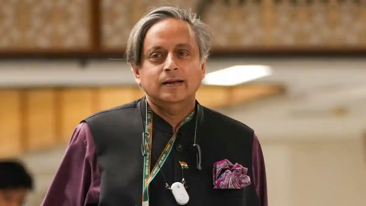 Shashi Tharoor Hails New Zealand's Oppn Labour Party Batting For India FTA
