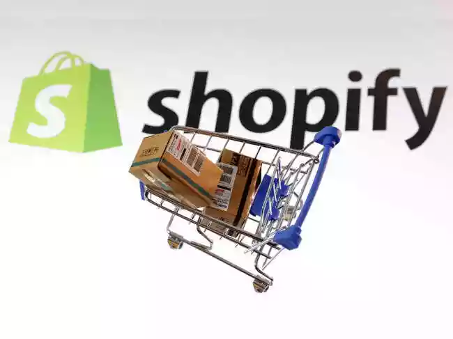 Shopify projected quarterly revenue ​well above market estimates ​on Wednesday, as the ecommerce platform benefits from resilient consumer