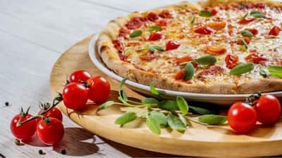 Siblings don't need a reason to fight or to make up over food. Raksha Bandhan is the perfect excuse to step out, share a meal, and revisit those old inside jokes that still make you laugh till you cry. Whether you're planning a long-overdue catch-up or just want to spoil each other a little, here are 10 great spots across Mumbai where you can celebrate the day your way with food, fun, and zero judgment.