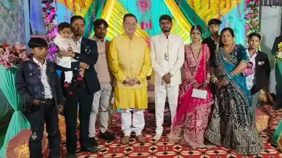 Singapore High Commissioner attends staff member’s wedding in UP village