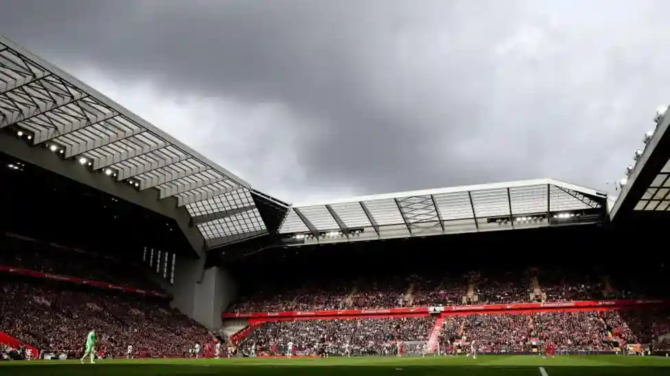 Arne Slot claimed it was no surprise a video assistant referee (VAR) intervention went against </b>Liverpool</b> in their 3-2 defeat at