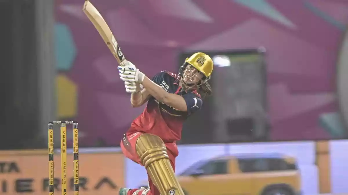 Smriti, Voll make it four out of four for Royal Challengers