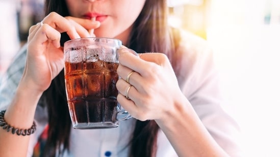 Soda has become a staple in many people's diets, from office lunches to late-night snacks. What seems like a small indulgence can quietly affect your liver's health over time. Gastroenterologist Vivian Asamoah explains in her September 3 Instagram post how consuming just one soda a day may lead to advanced fatty liver disease in people as young as 30. <strong>(Also read: </strong><strong>Gastroenterologist shares 7 common mistakes people make while cooking in air fryer: ‘Always clean the tray and use…'</strong><strong> )</strong>