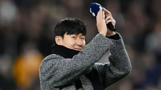 Son Heung-min, as he did so often in a magnificent Tottenham Hotspur career, arrived on the scene with perfect timing.</b> The great South Korean